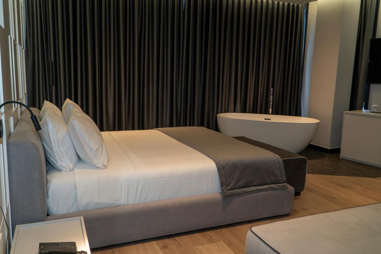 Center Hotel Sarandë Buitenkant foto