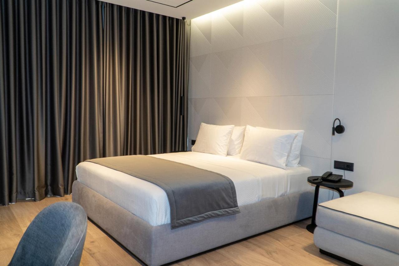 Center Hotel Sarandë Buitenkant foto