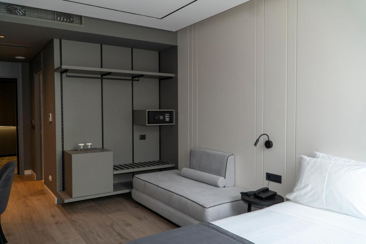 Center Hotel Sarandë Buitenkant foto